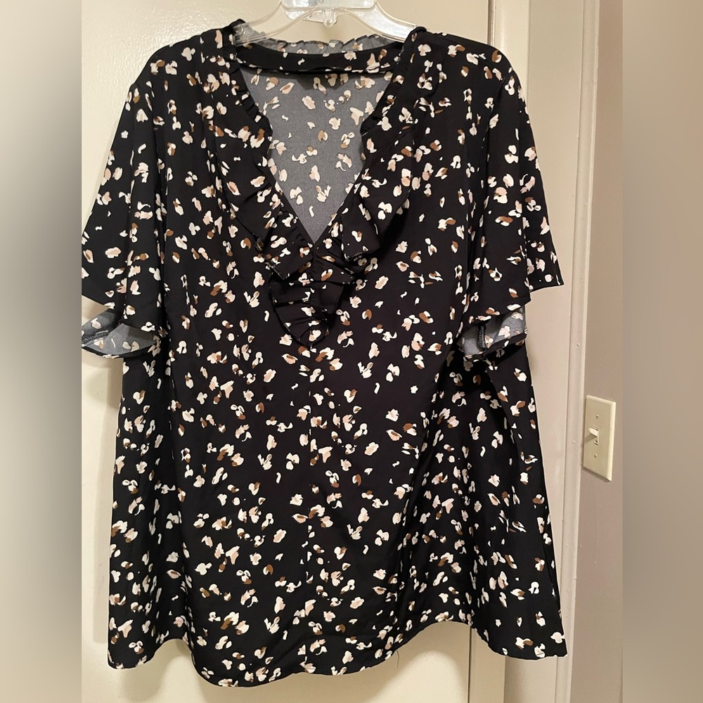 BloomChic Sz 22-24 Short Sleeve Blouse
